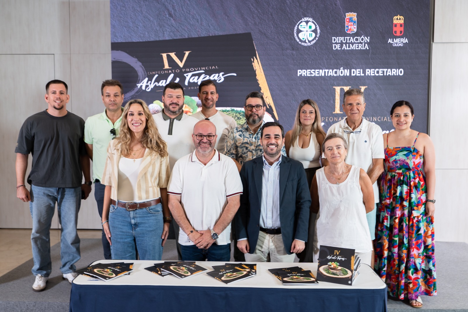 Diputación, Ayuntamiento y ASHAL presentan el recetario del IV Concurso Provincial de Tapas